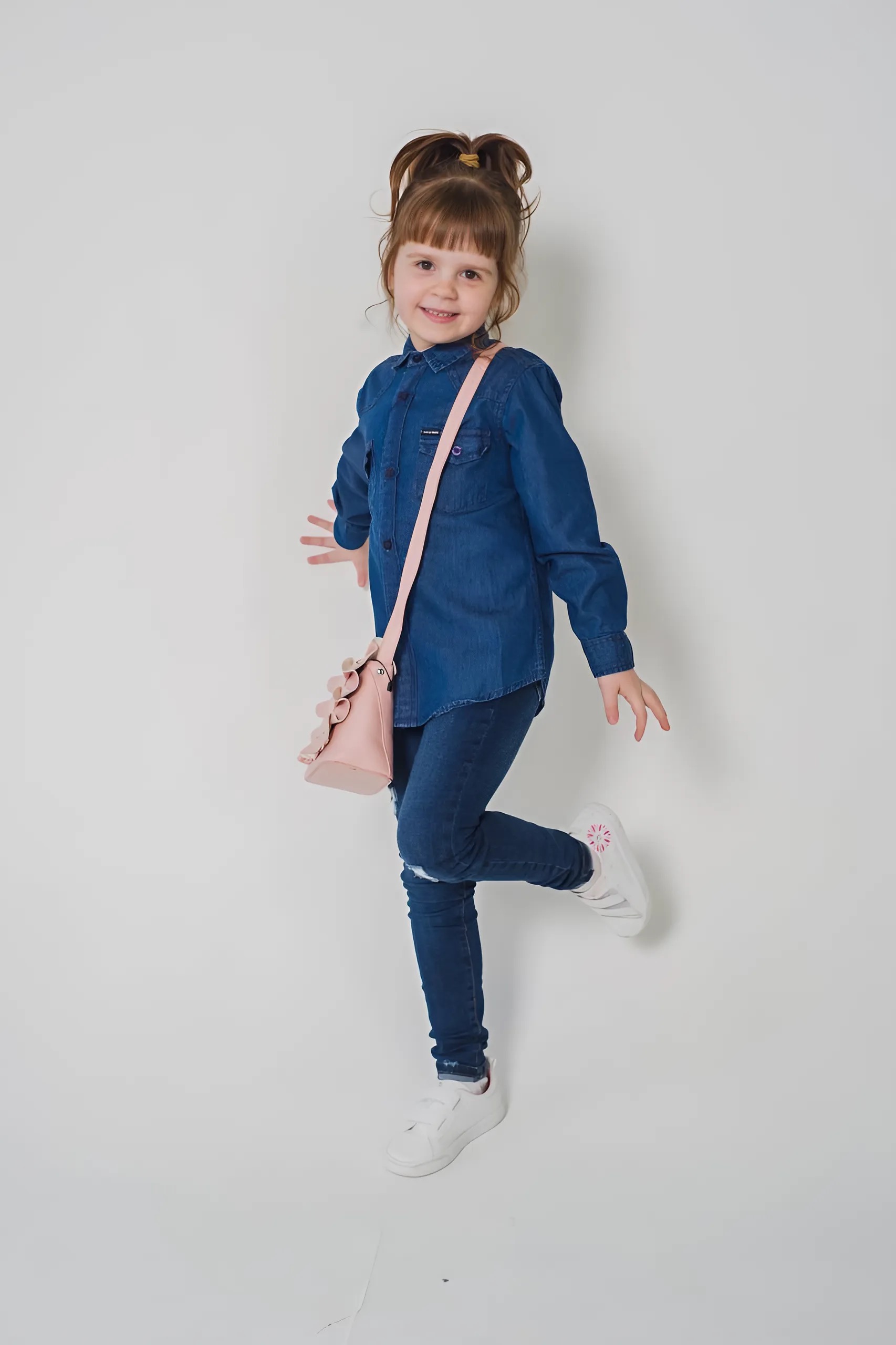https://kids-avenue.com.ua/pages/gallery/1034/DD35CD0A-4EBF-4DB1-8AA5-40D8A64C04D0.jpeg