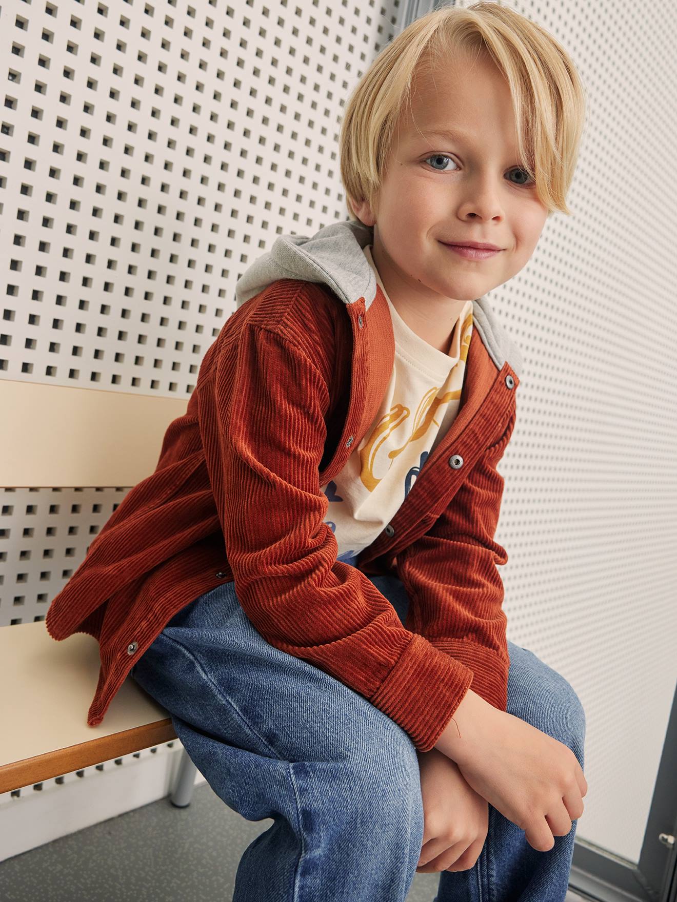 https://kids-avenue.com.ua/pages/gallery/5774/surchemise-a-capuche-en-velours-garcon.jpg