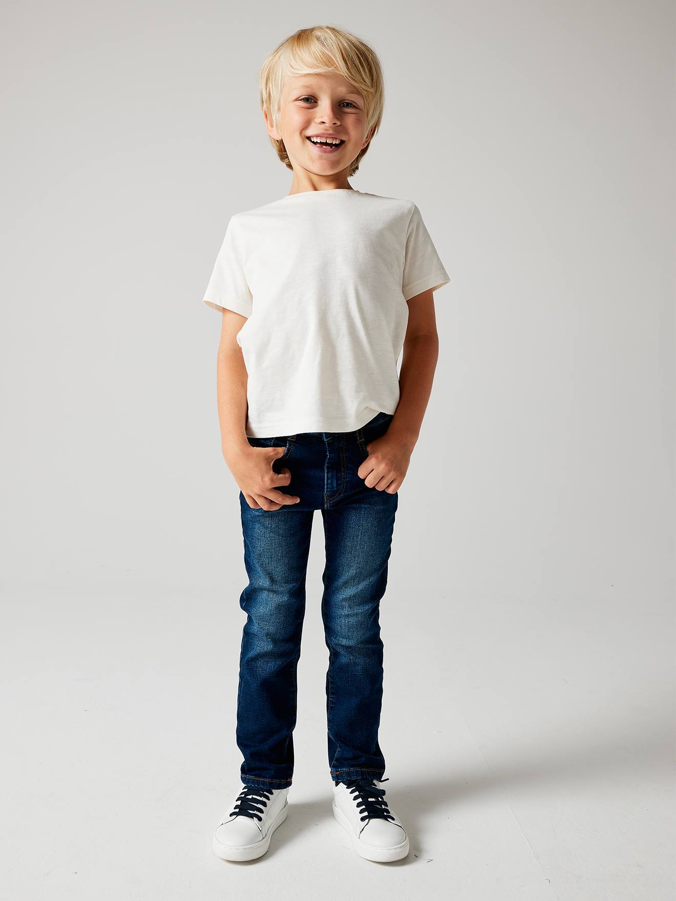 https://kids-avenue.com.ua/pages/gallery/5832/jean-droit-morphologik-medium-waterless-garcon.jpg