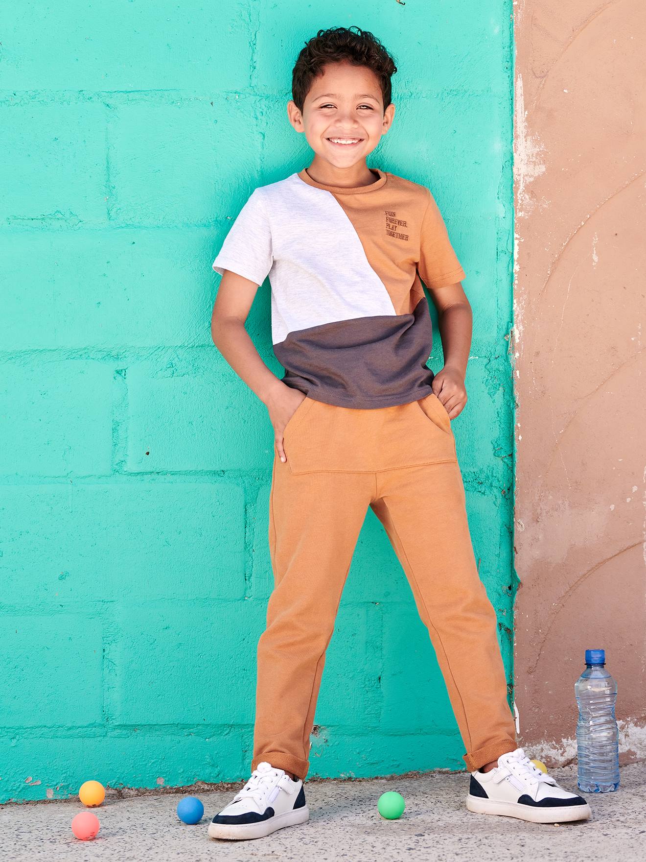 https://kids-avenue.com.ua/pages/gallery/6017/pantalon-jogging-sport-garcon-poche-kangourou-fantaisie.jpg