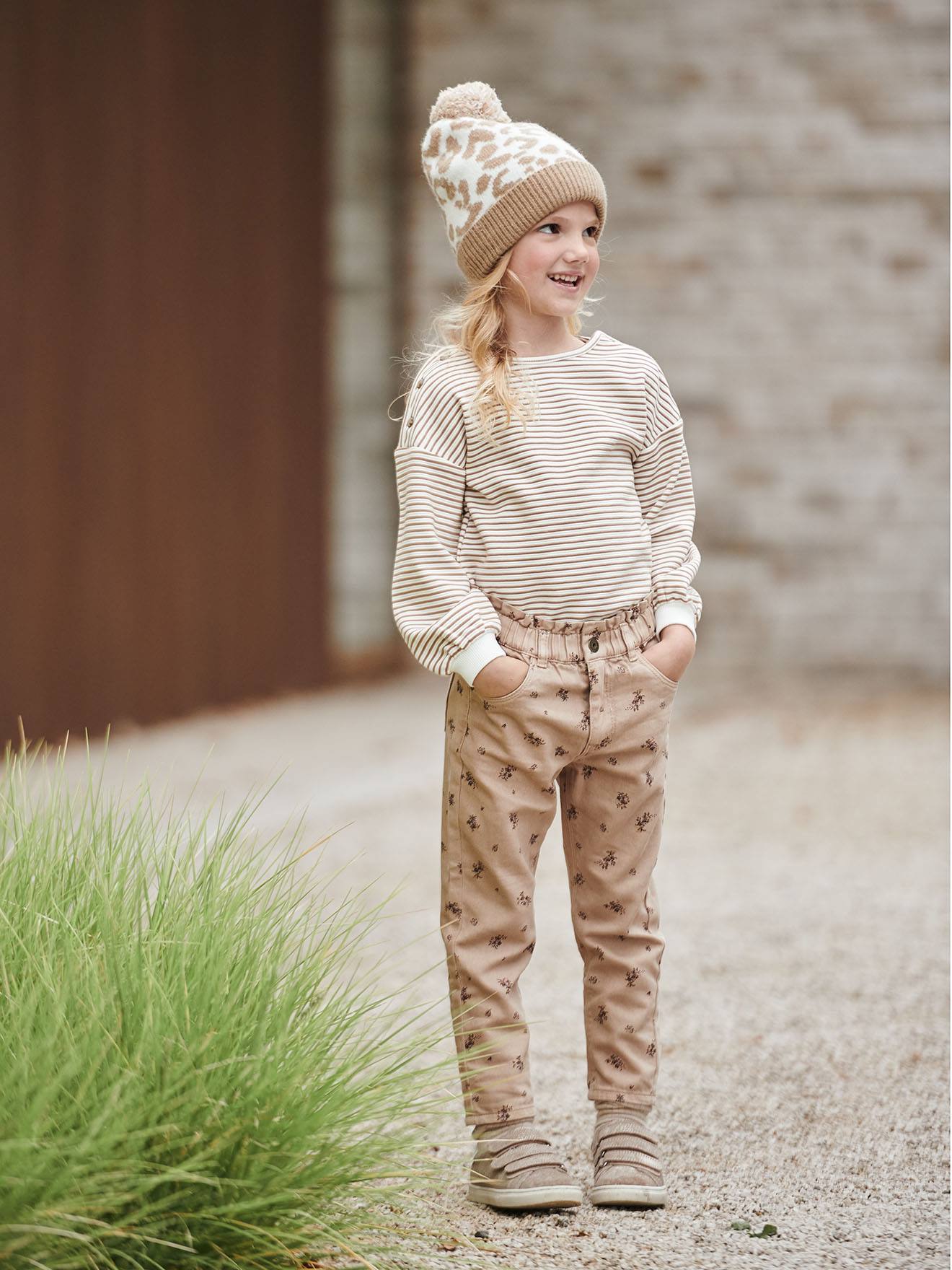 https://kids-avenue.com.ua/pages/gallery/6231/pantalon-style-paperbag-imprime-fleurs-fille.jpg