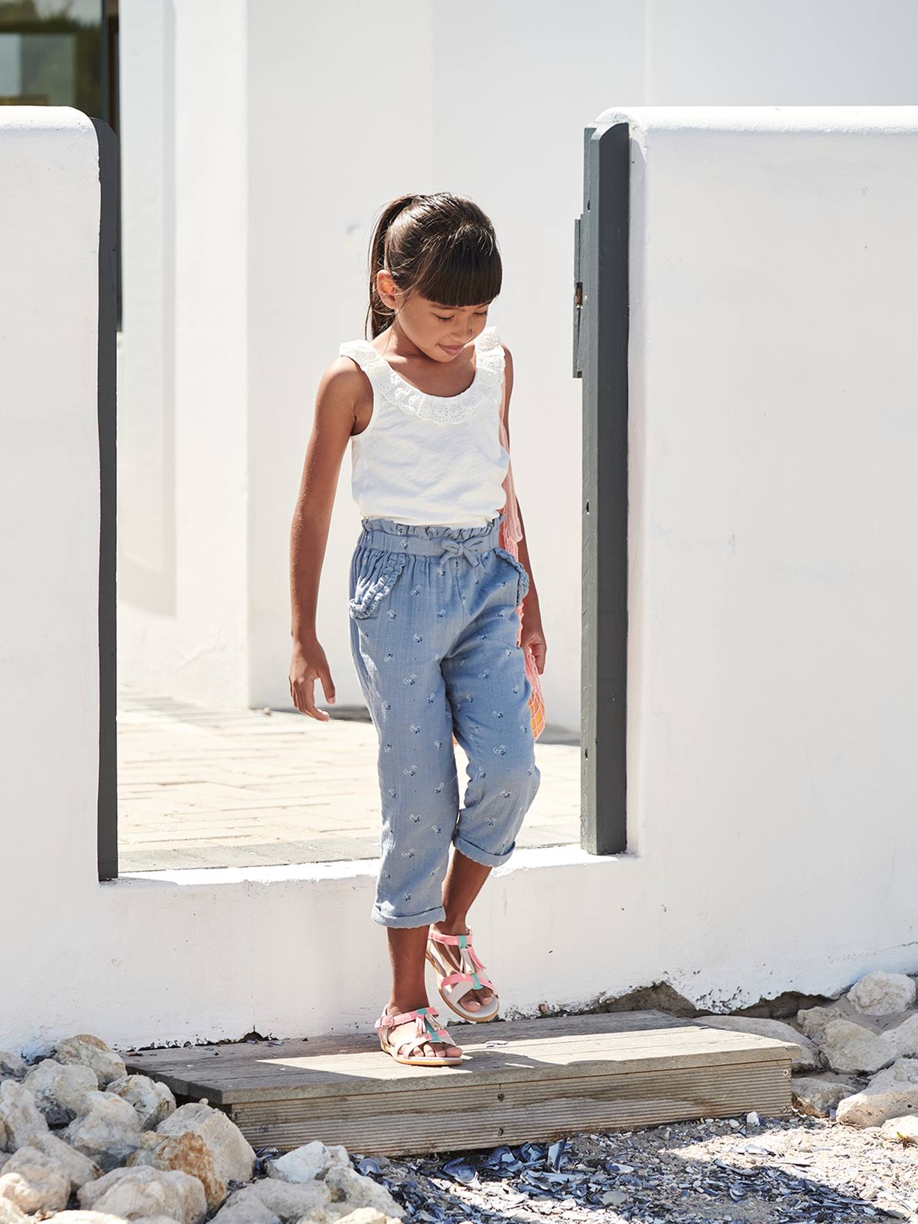 https://kids-avenue.com.ua/pages/gallery/6241/pantacourt-en-gaze-de-coton-fille.jpg