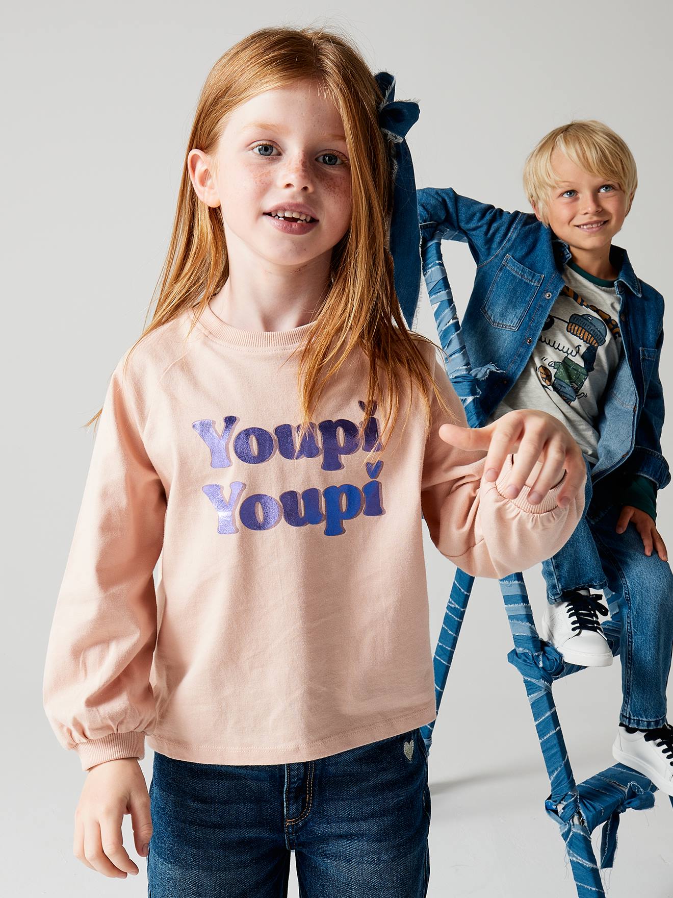 https://kids-avenue.com.ua/pages/gallery/6300/t-shirt-evase-message-brillant-effet-metalise-fille.jpg
