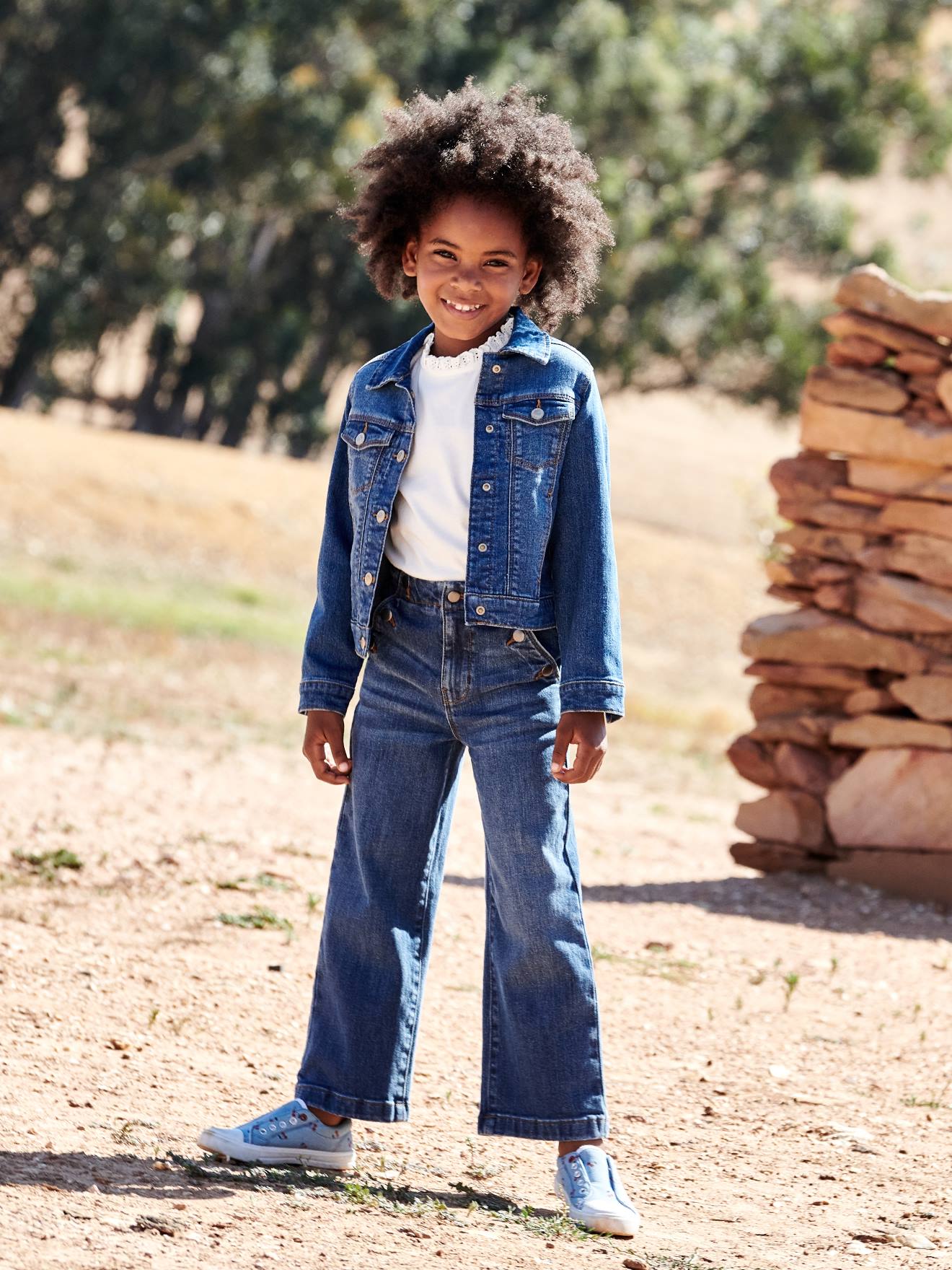 https://kids-avenue.com.ua/pages/gallery/6409/veste-en-jean-personnalisable-fille.jpg