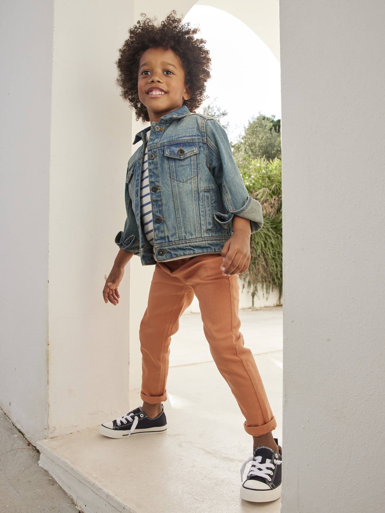 https://kids-avenue.com.ua/pages/gallery/6639/veste-en-jean-personnalisable-garcon-denim-waterless.jpg