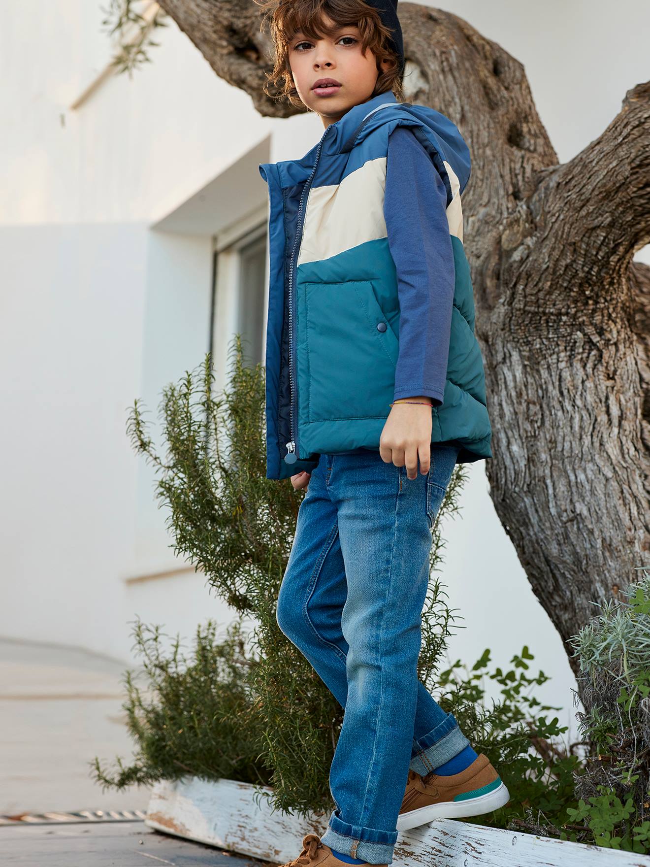 https://kids-avenue.com.ua/pages/gallery/6642/doudoune-sans-manches-a-capuche-garcon.jpg