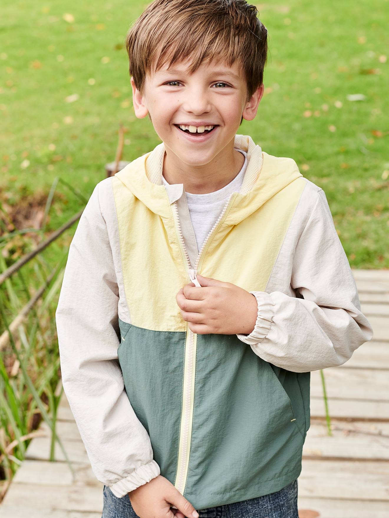 https://kids-avenue.com.ua/pages/gallery/6662/coupe-vent-a-capuche-garcon-effet-colorblock.jpg