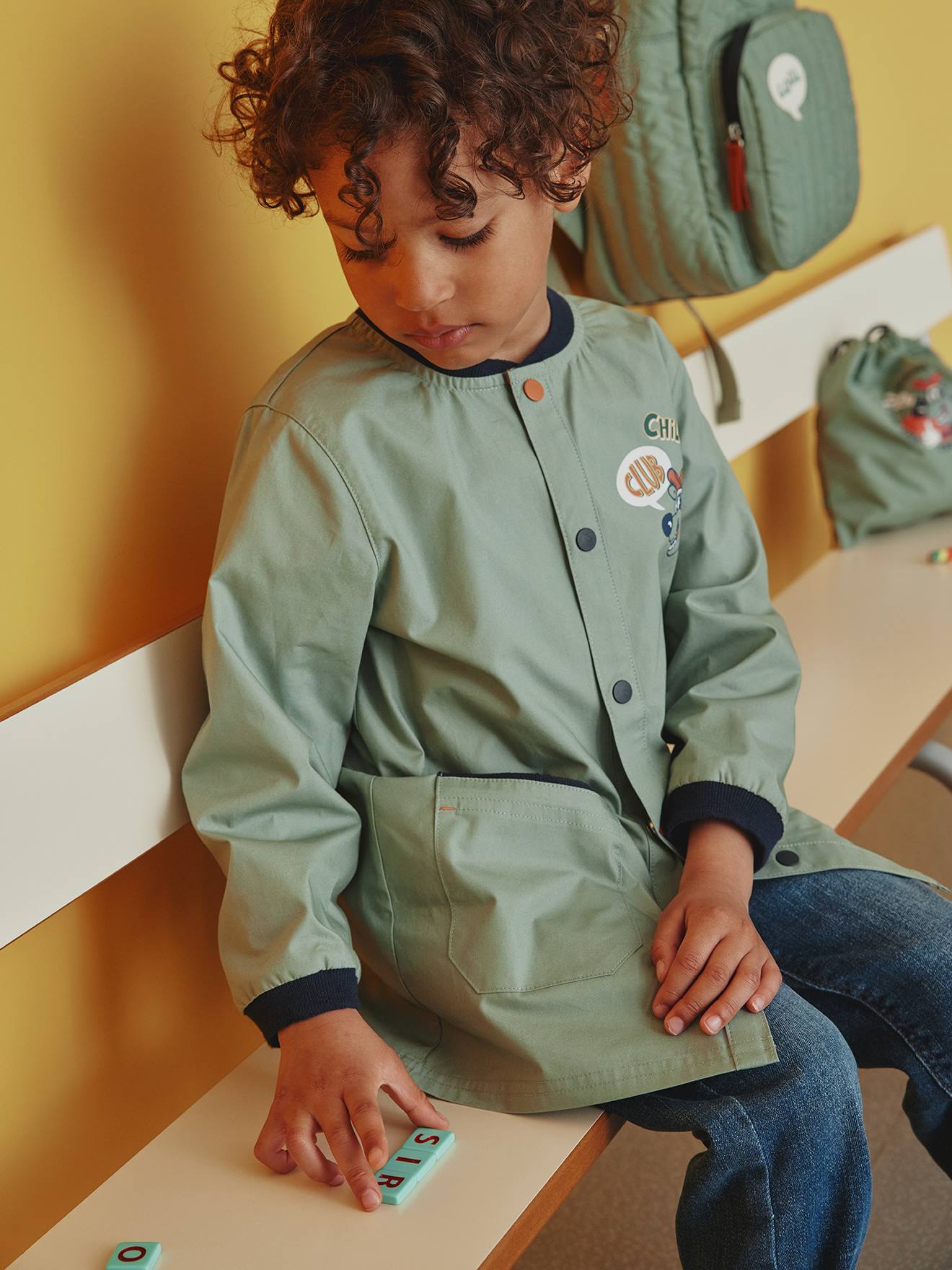 https://kids-avenue.com.ua/pages/gallery/6682/tablier-decolier-mascotte-personnalisable-garcon.jpg