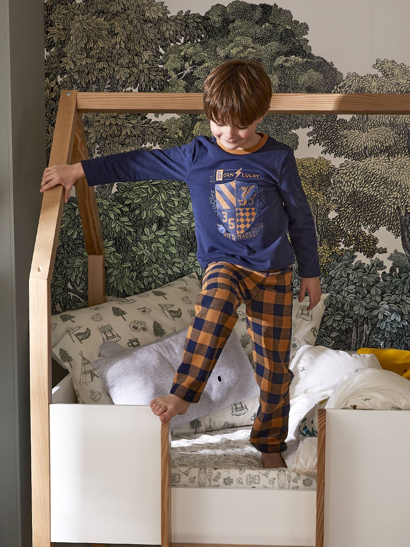 https://kids-avenue.com.ua/pages/gallery/6689/pyjama-blason-garcon-avec-bas-en-flanelle.jpg