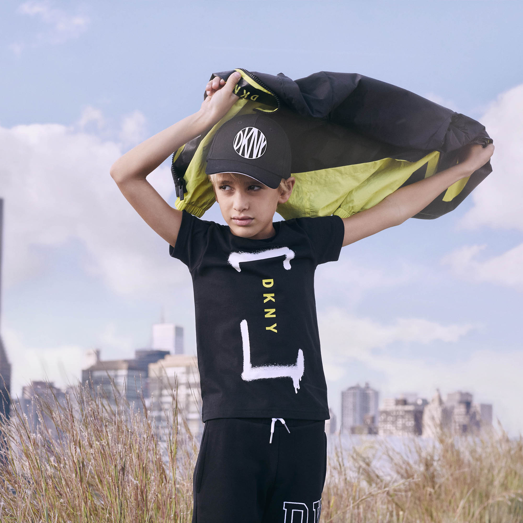 https://kids-avenue.com.ua/pages/gallery/6843/D25D94_09B_105.jpg